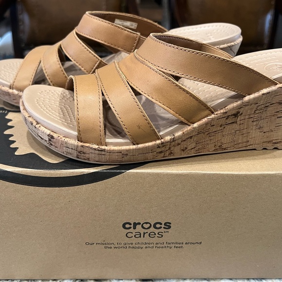 COPY - Crocs A-Leigh Wedge Sandals NIB - Picture 2 of 4